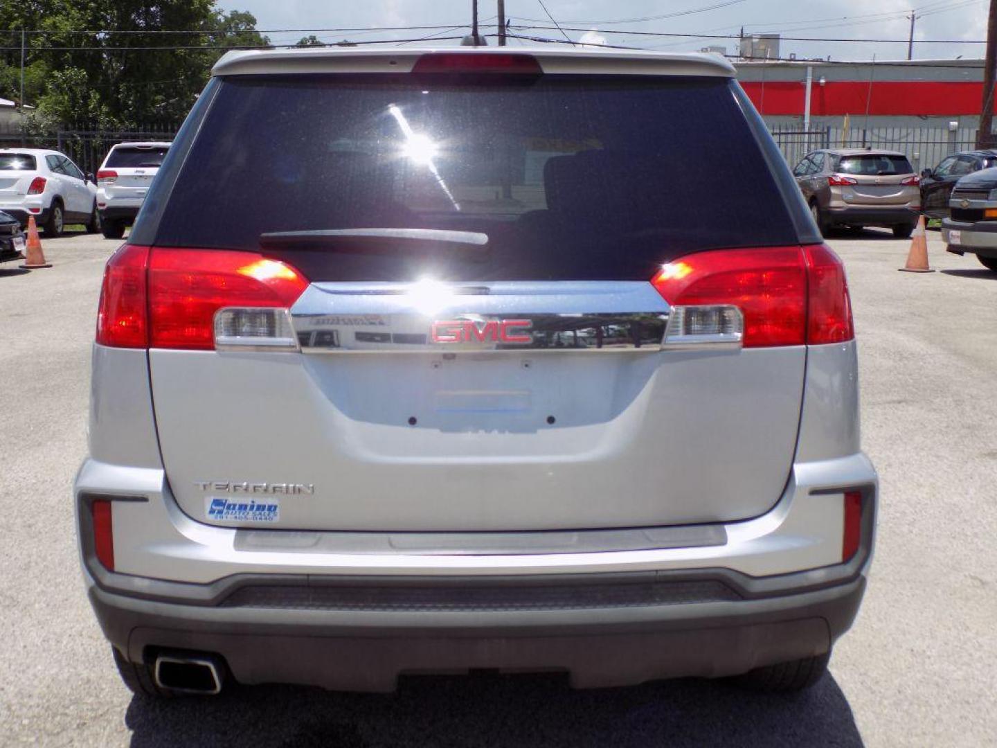 2016 SILVER GMC TERRAIN** SLE (2GKALMEK3G6) with an 2.4L engine, Automatic transmission, located at 830 E. Canino Rd., Houston, TX, 77037, (281) 405-0440, 38.358219, -81.729942 - Photo#4