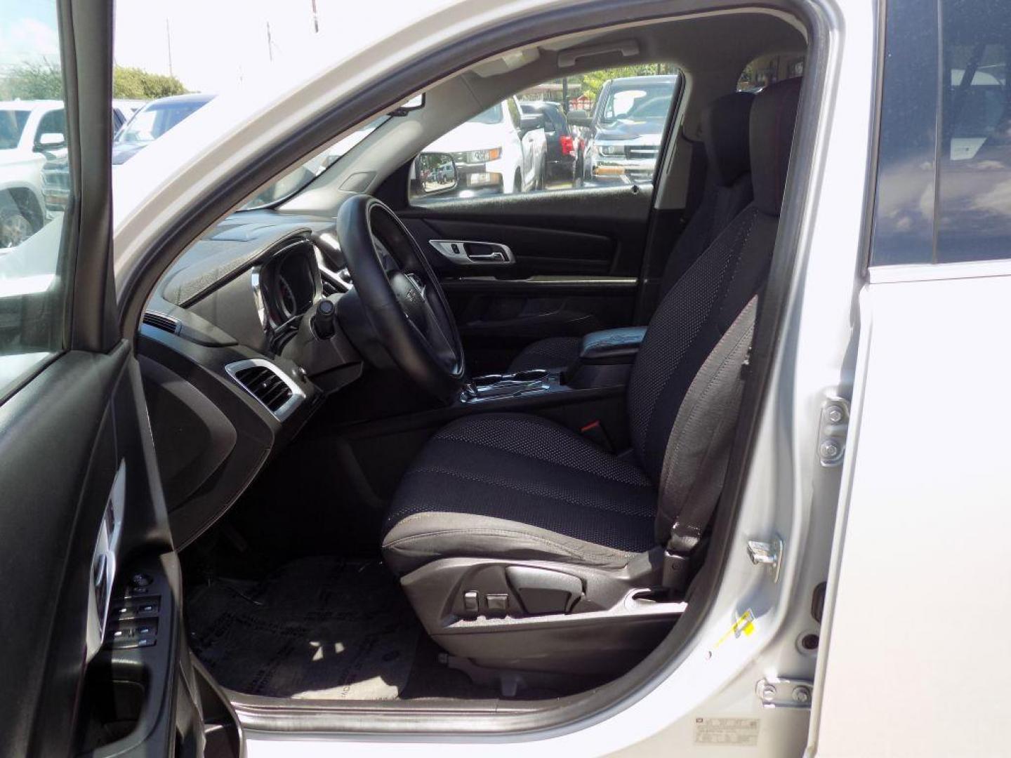 2016 SILVER GMC TERRAIN** SLE (2GKALMEK3G6) with an 2.4L engine, Automatic transmission, located at 830 E. Canino Rd., Houston, TX, 77037, (281) 405-0440, 38.358219, -81.729942 - Photo#8