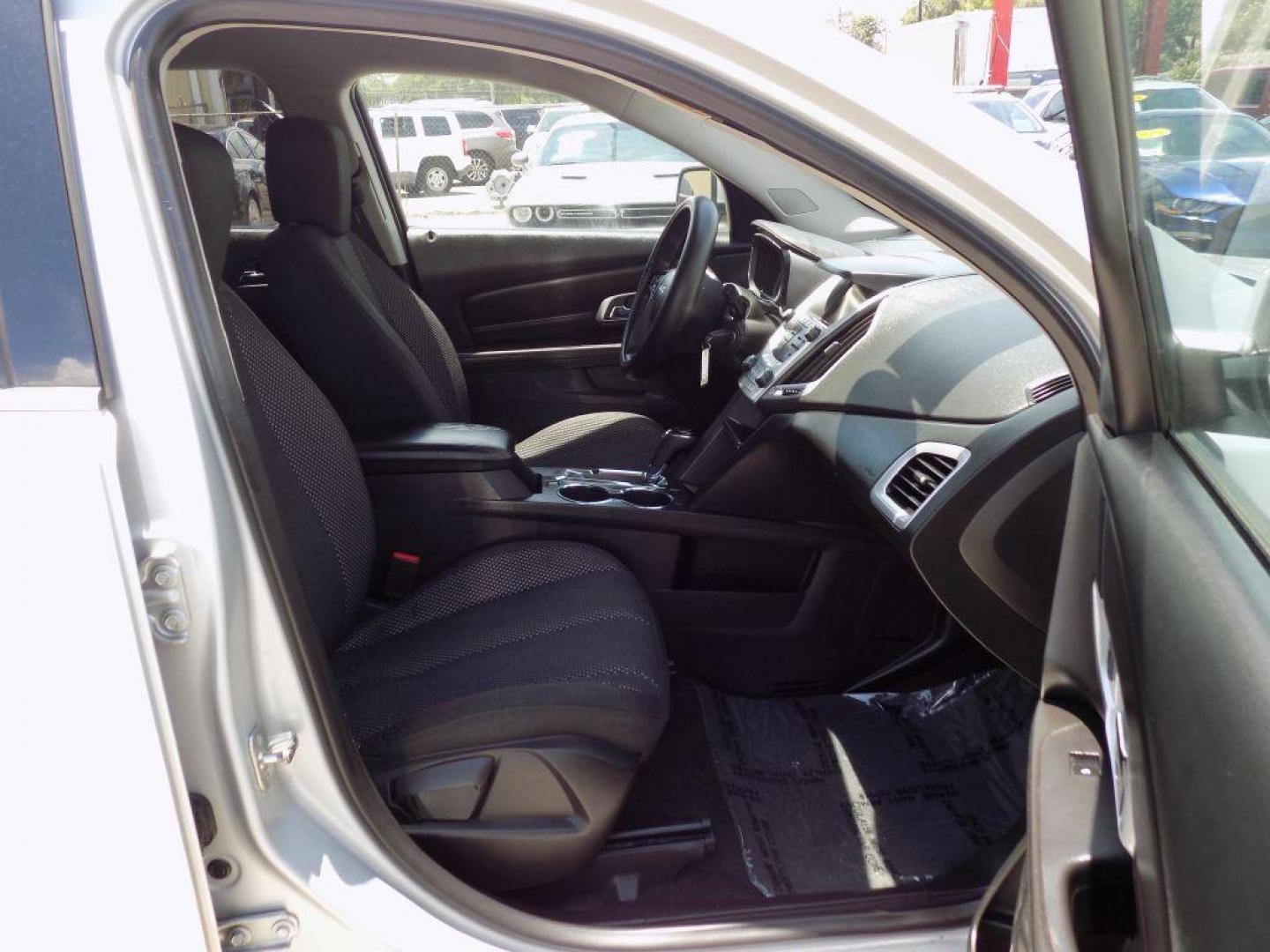 2016 SILVER GMC TERRAIN** SLE (2GKALMEK3G6) with an 2.4L engine, Automatic transmission, located at 830 E. Canino Rd., Houston, TX, 77037, (281) 405-0440, 38.358219, -81.729942 - Photo#11