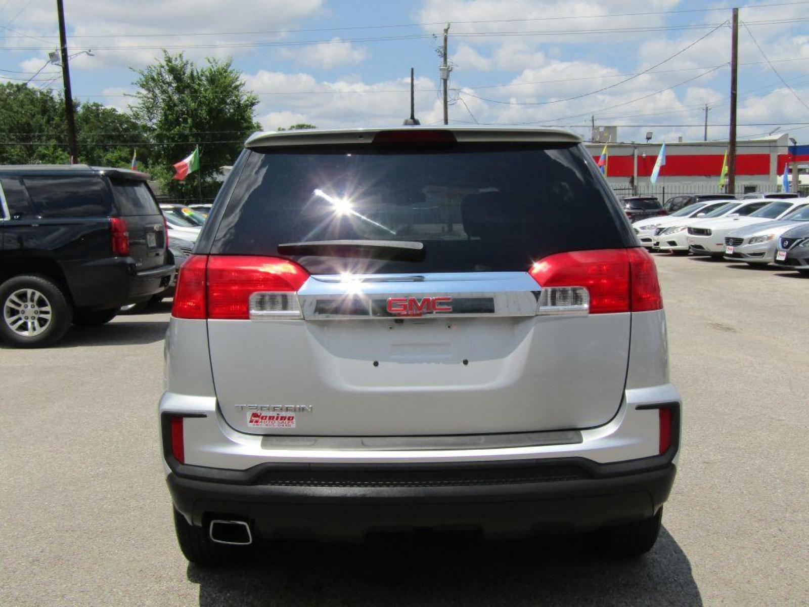 2016 SILVER GMC TERRAIN** SLE (2GKALMEK3G6) with an 2.4L engine, Automatic transmission, located at 830 E. Canino Rd., Houston, TX, 77037, (281) 405-0440, 38.358219, -81.729942 - Photo #3