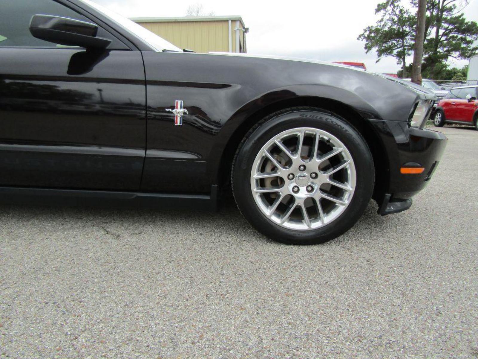 2012 BLACK FORD MUSTANG (1ZVBP8AM1C5) with an 3.7L engine, Automatic transmission, located at 830 E. Canino Rd., Houston, TX, 77037, (281) 405-0440, 38.358219, -81.729942 - Photo #14