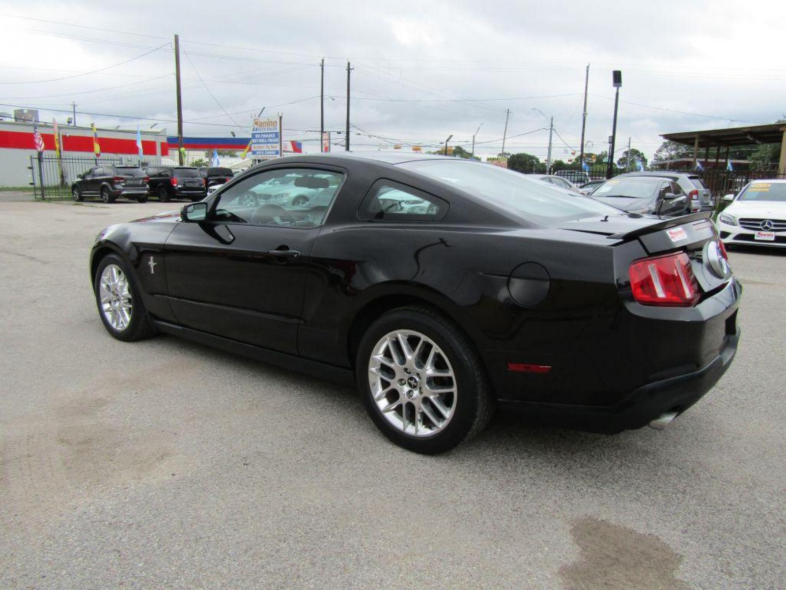 2012 BLACK FORD MUSTANG (1ZVBP8AM1C5) with an 3.7L engine, Automatic transmission, located at 830 E. Canino Rd., Houston, TX, 77037, (281) 405-0440, 38.358219, -81.729942 - Photo #2