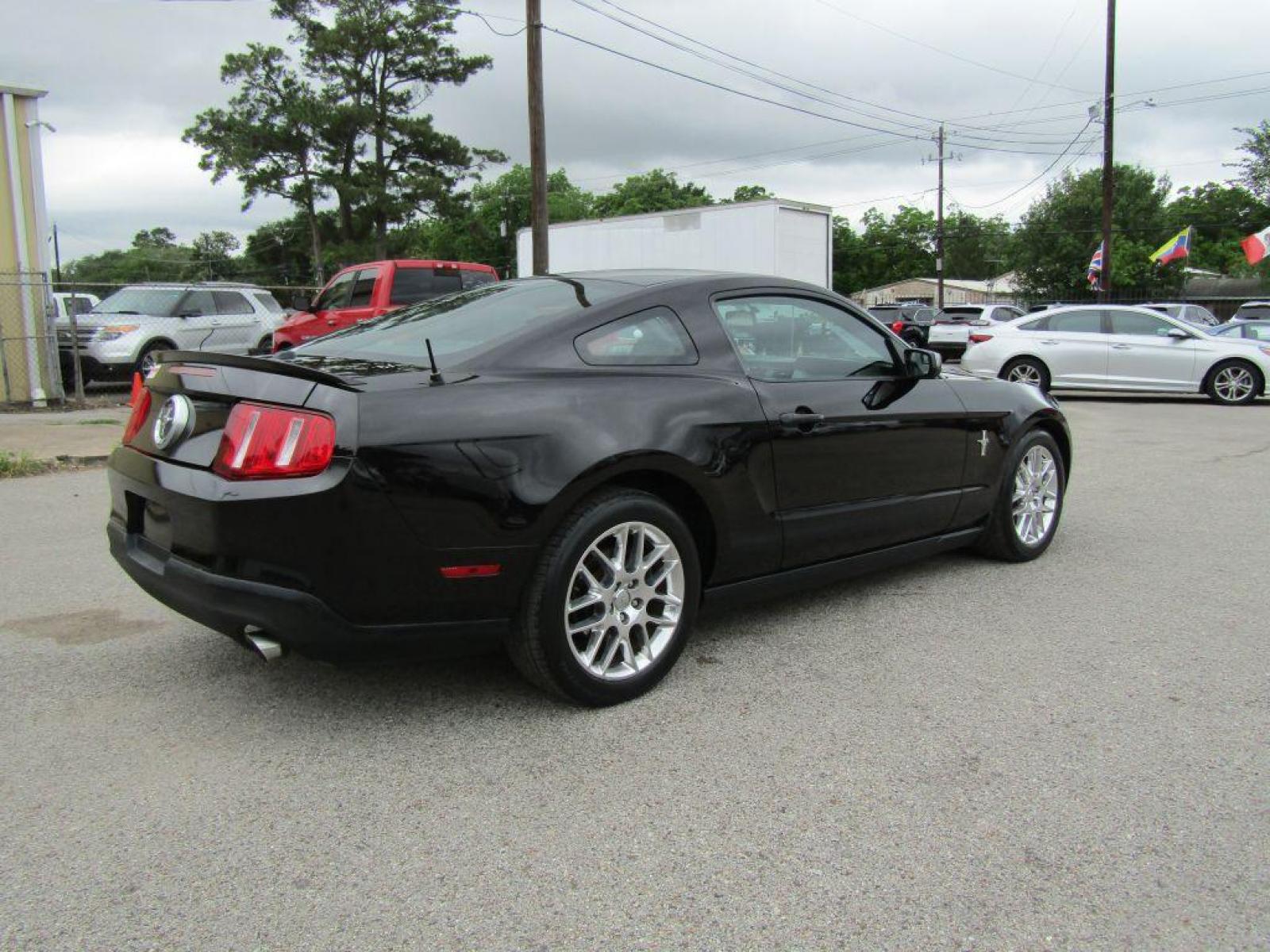 2012 BLACK FORD MUSTANG (1ZVBP8AM1C5) with an 3.7L engine, Automatic transmission, located at 830 E. Canino Rd., Houston, TX, 77037, (281) 405-0440, 38.358219, -81.729942 - Photo #4