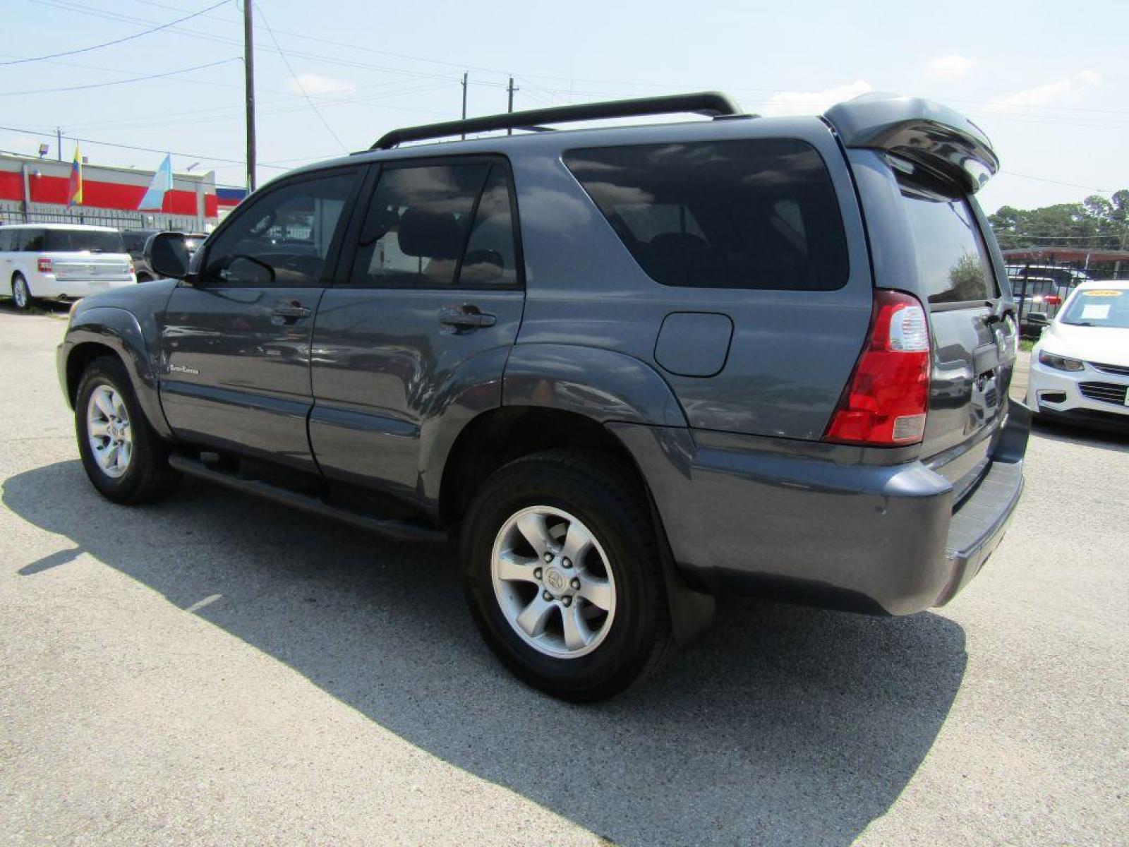 2008 GRAY TOYOTA 4RUNNER SR5 (JTEZU14R28K) with an 4.0L engine, Automatic transmission, located at 830 E. Canino Rd., Houston, TX, 77037, (281) 405-0440, 38.358219, -81.729942 - Photo #2