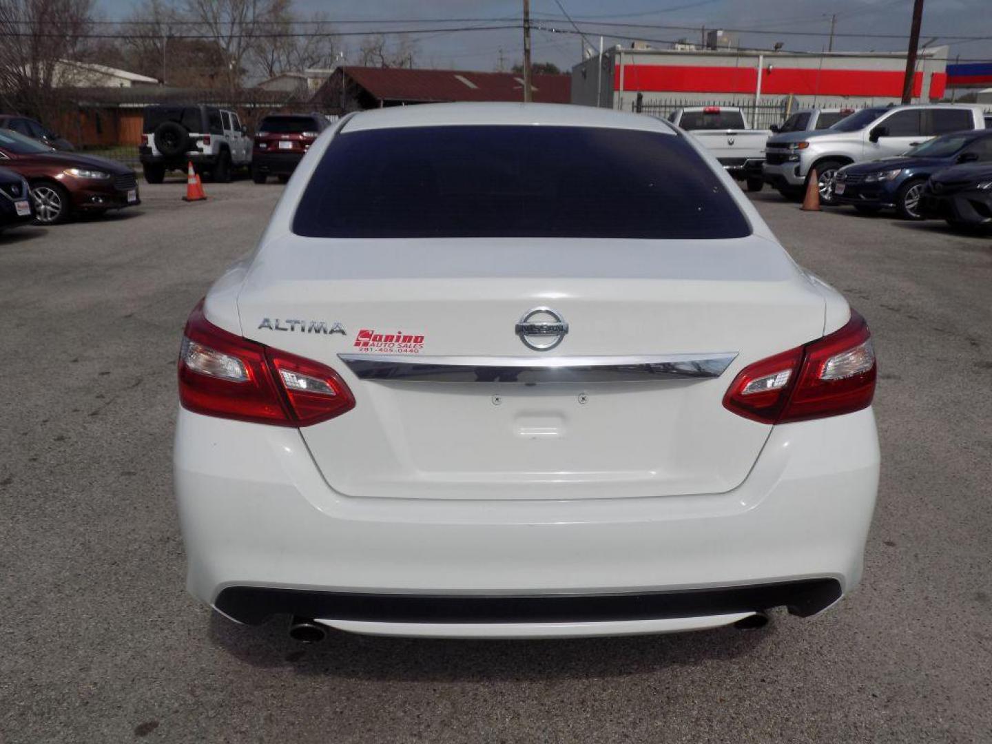 2017 WHITE NISSAN ALTIMA 2.5 (1N4AL3AP3HC) with an 2.5L engine, Continuously Variable transmission, located at 830 E. Canino Rd., Houston, TX, 77037, (281) 405-0440, 38.358219, -81.729942 - Photo#2
