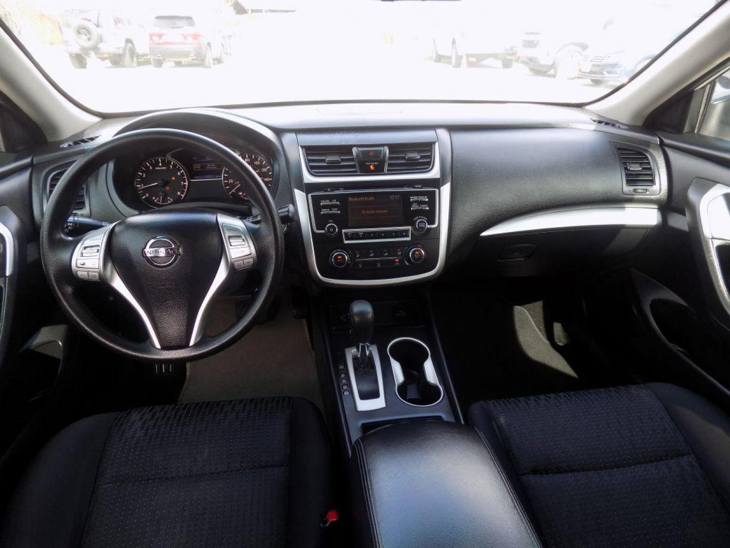 2017 WHITE NISSAN ALTIMA 2.5 (1N4AL3AP3HC) with an 2.5L engine, Continuously Variable transmission, located at 830 E. Canino Rd., Houston, TX, 77037, (281) 405-0440, 38.358219, -81.729942 - Photo#14