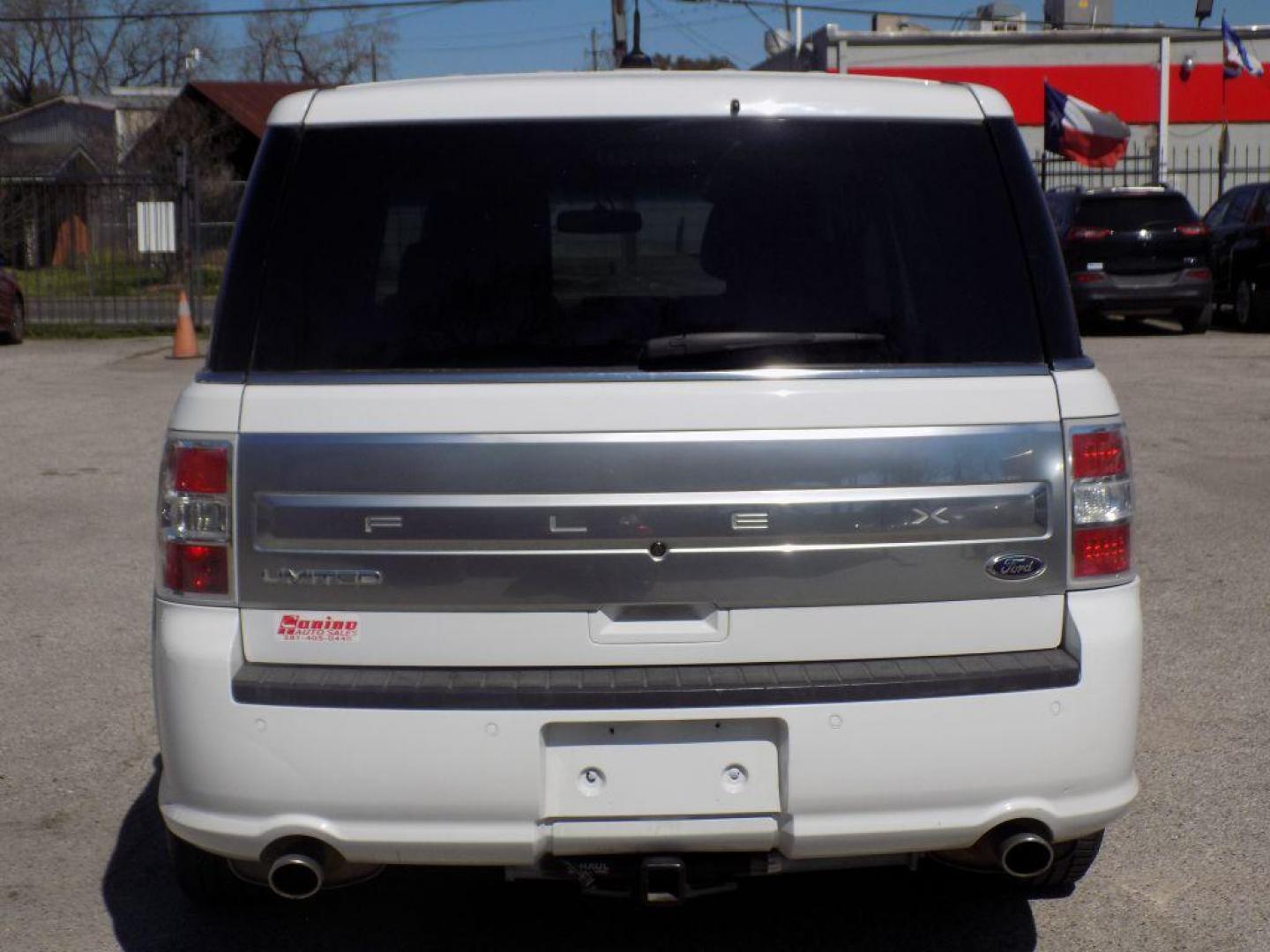 2017 WHITE FORD FLEX LIMITED (2FMGK5D86HB) with an 3.5L engine, Automatic transmission, located at 830 E. Canino Rd., Houston, TX, 77037, (281) 405-0440, 38.358219, -81.729942 - Photo#6