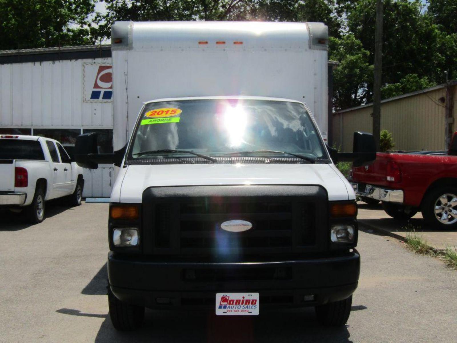 2015 WHITE FORD ECONOLINE E350 SUPER DUTY CUTAWAY VAN (1FDWE3FLXFD) with an 5.4L engine, Automatic transmission, located at 830 E. Canino Rd., Houston, TX, 77037, (281) 405-0440, 38.358219, -81.729942 - Photo #0