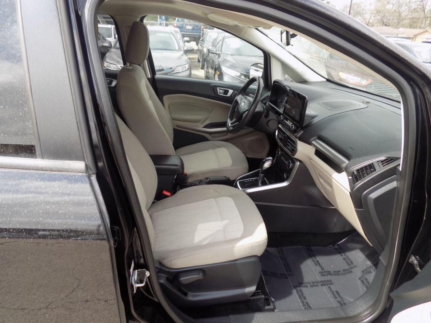 2018 BLACK FORD ECOSPORT SE (MAJ3P1TE3JC) with an 1.0L engine, Automatic transmission, located at 830 E. Canino Rd., Houston, TX, 77037, (281) 405-0440, 38.358219, -81.729942 - Photo#9