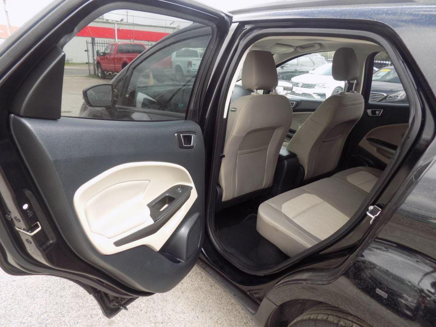 2018 BLACK FORD ECOSPORT SE (MAJ3P1TE3JC) with an 1.0L engine, Automatic transmission, located at 830 E. Canino Rd., Houston, TX, 77037, (281) 405-0440, 38.358219, -81.729942 - Photo#12
