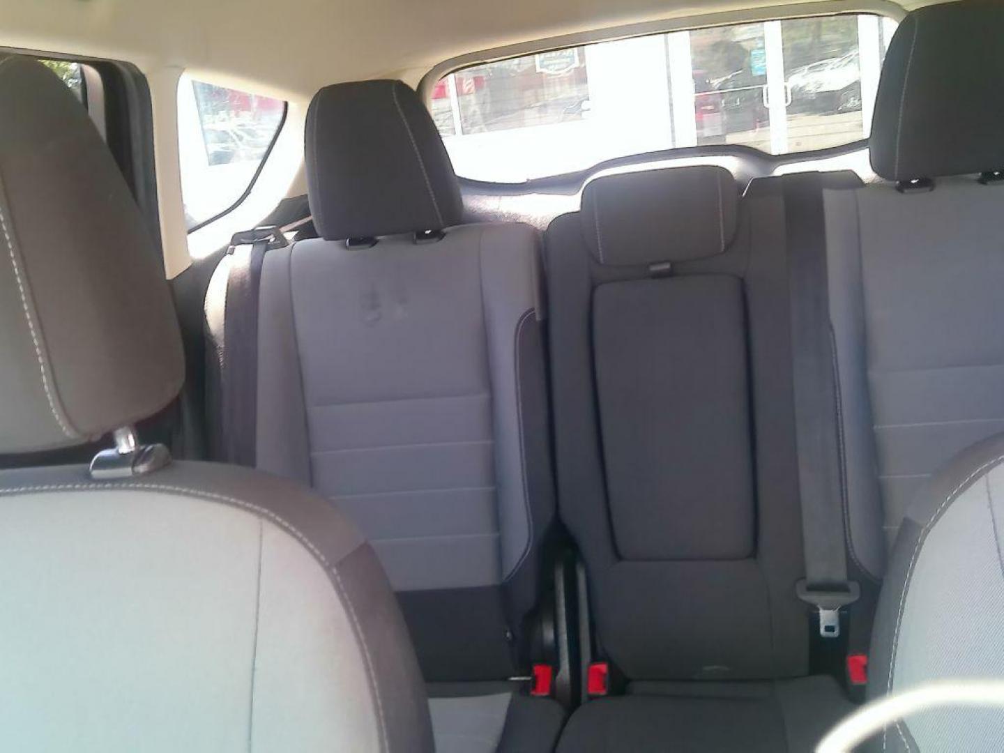2016 RED FORD ESCAPE SE (1FMCU0GXXGU) with an 1.6L engine, Automatic transmission, located at 830 E. Canino Rd., Houston, TX, 77037, (281) 405-0440, 38.358219, -81.729942 - Photo#18