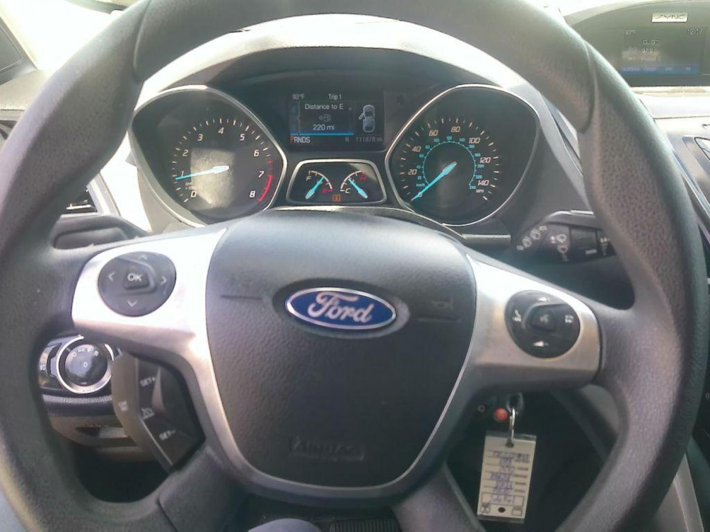 2016 RED FORD ESCAPE SE (1FMCU0GXXGU) with an 1.6L engine, Automatic transmission, located at 830 E. Canino Rd., Houston, TX, 77037, (281) 405-0440, 38.358219, -81.729942 - Photo#19