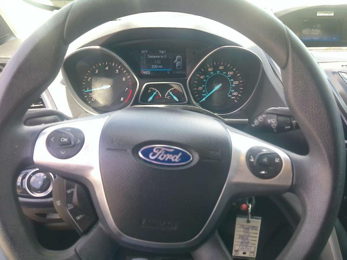 2016 RED FORD ESCAPE SE (1FMCU0GXXGU) with an 1.6L engine, Automatic transmission, located at 830 E. Canino Rd., Houston, TX, 77037, (281) 405-0440, 38.358219, -81.729942 - Photo#20
