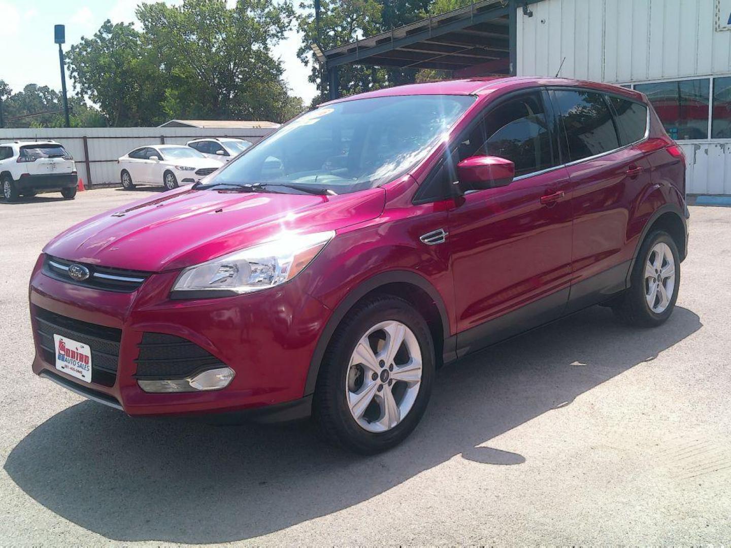 2016 RED FORD ESCAPE SE (1FMCU0GXXGU) with an 1.6L engine, Automatic transmission, located at 830 E. Canino Rd., Houston, TX, 77037, (281) 405-0440, 38.358219, -81.729942 - Photo#3