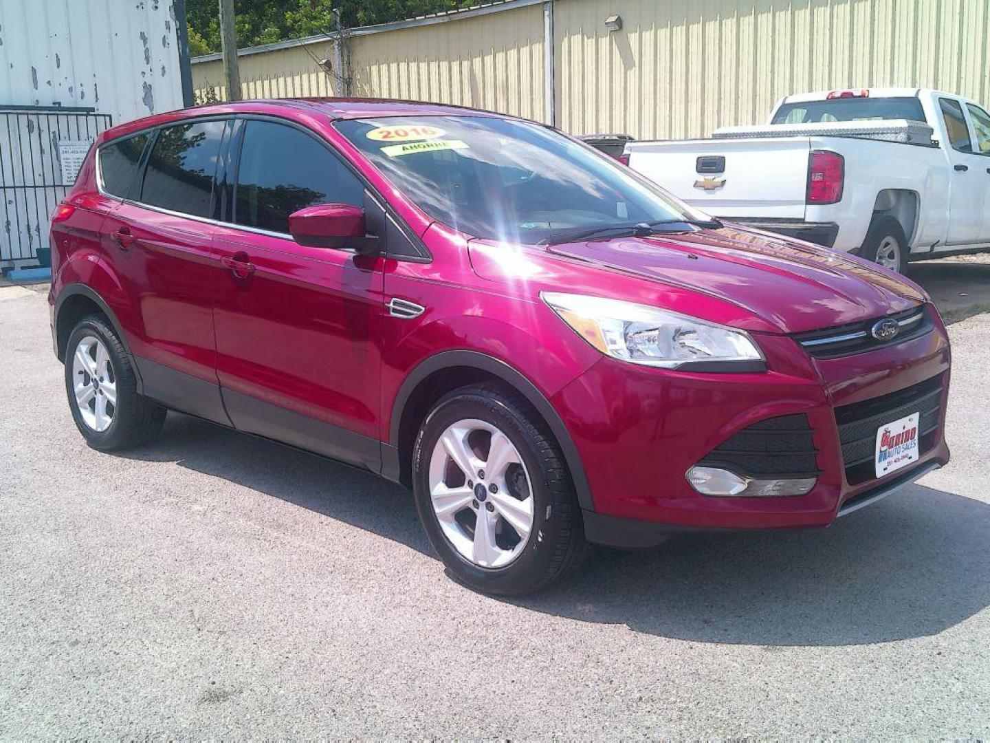 2016 RED FORD ESCAPE SE (1FMCU0GXXGU) with an 1.6L engine, Automatic transmission, located at 830 E. Canino Rd., Houston, TX, 77037, (281) 405-0440, 38.358219, -81.729942 - Photo#5