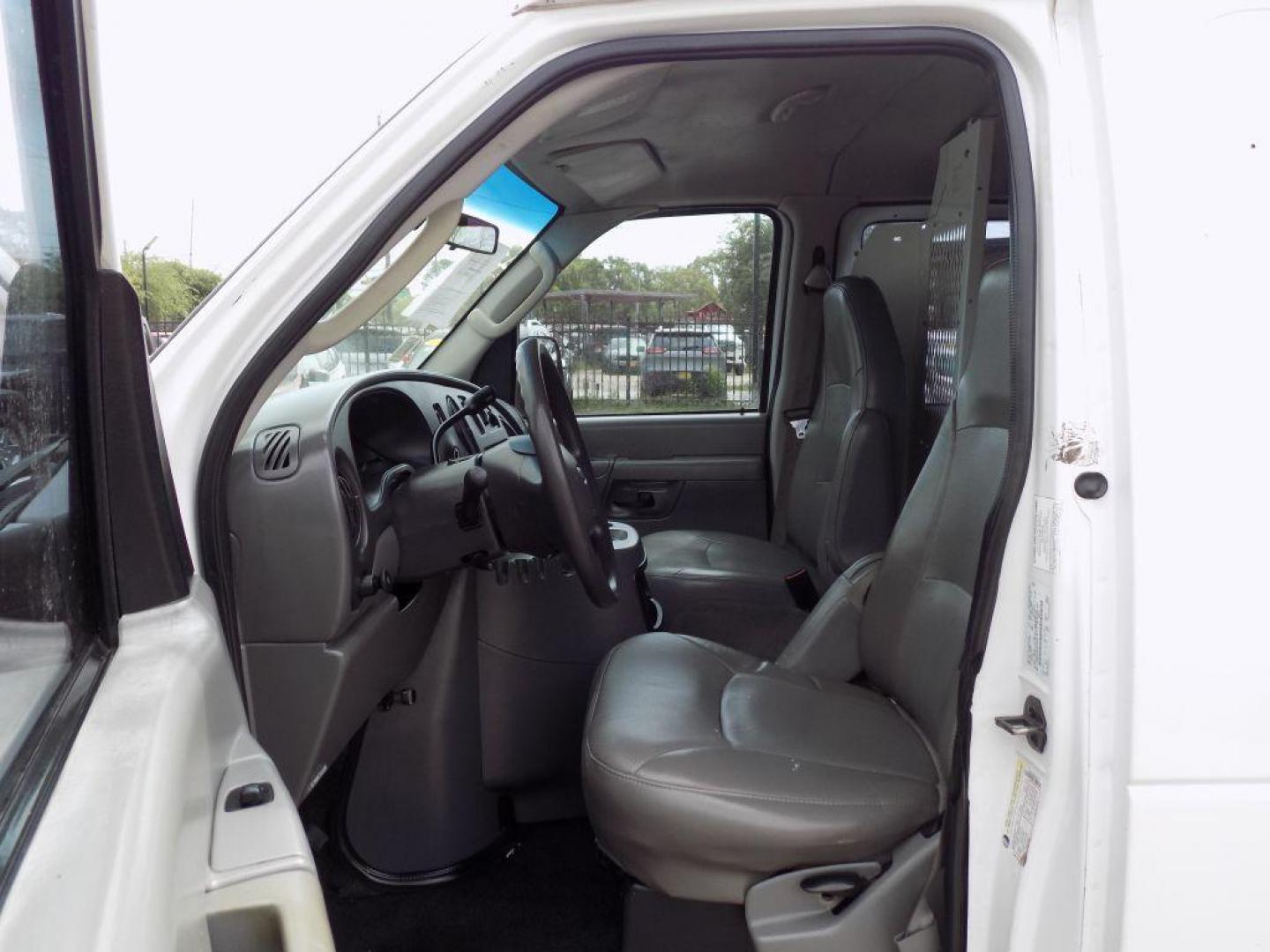 2005 WHITE FORD ECONOLINE E250 VAN (1FTNS24L35H) with an 5.4L engine, Automatic transmission, located at 830 E. Canino Rd., Houston, TX, 77037, (281) 405-0440, 38.358219, -81.729942 - Photo#10