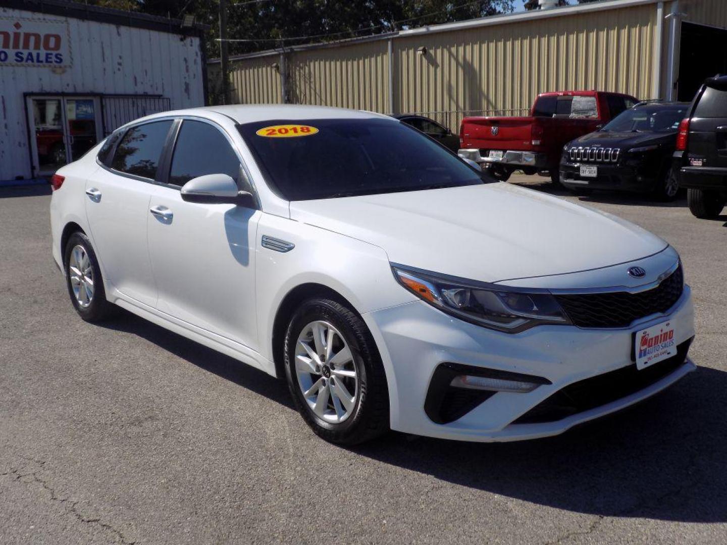 2019 WHITE KIA OPTIMA LX (5XXGT4L3XKG) with an 2.4L engine, Automatic transmission, located at 830 E. Canino Rd., Houston, TX, 77037, (281) 405-0440, 38.358219, -81.729942 - Photo#0