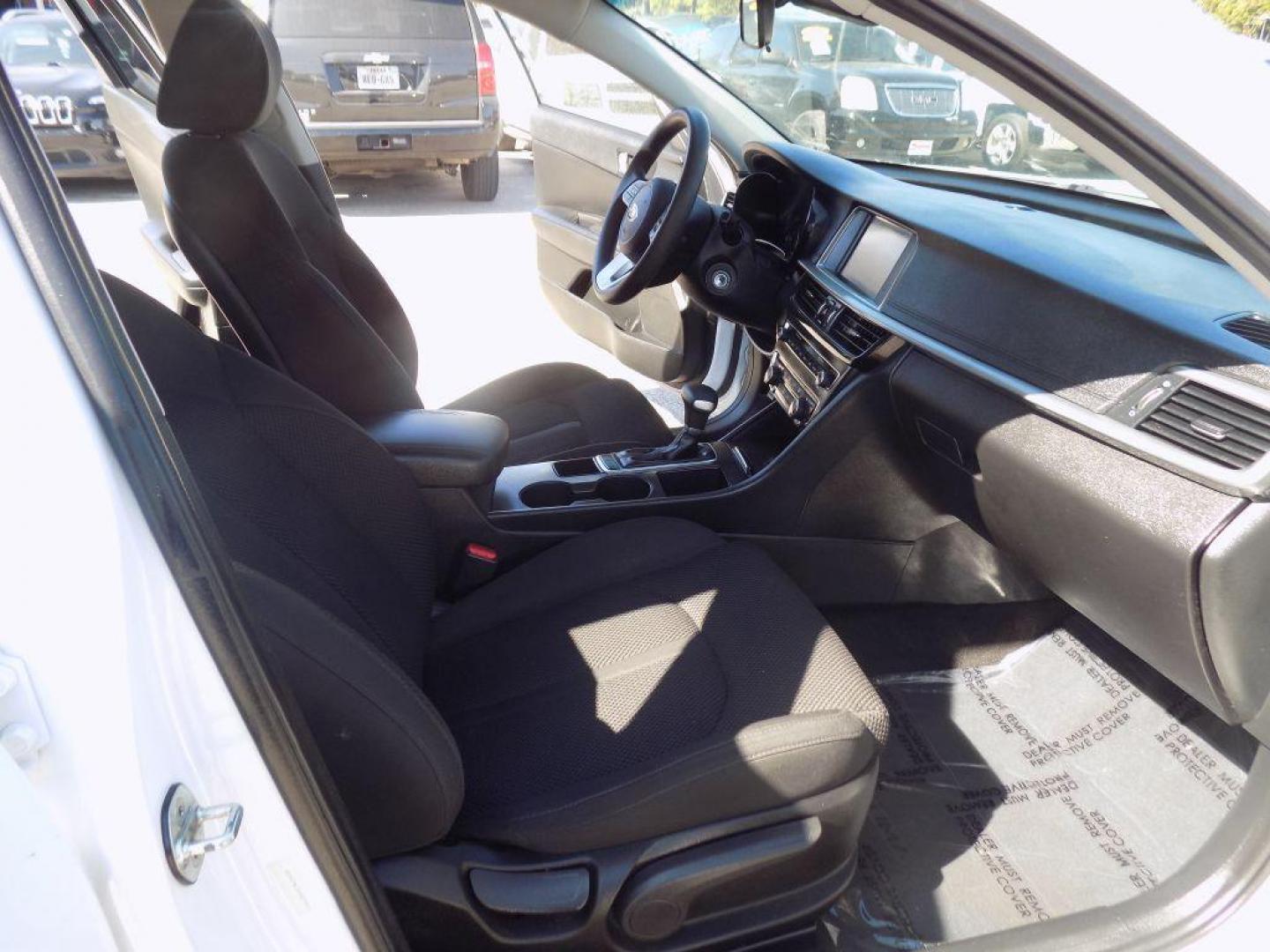 2019 WHITE KIA OPTIMA LX (5XXGT4L3XKG) with an 2.4L engine, Automatic transmission, located at 830 E. Canino Rd., Houston, TX, 77037, (281) 405-0440, 38.358219, -81.729942 - Photo#13