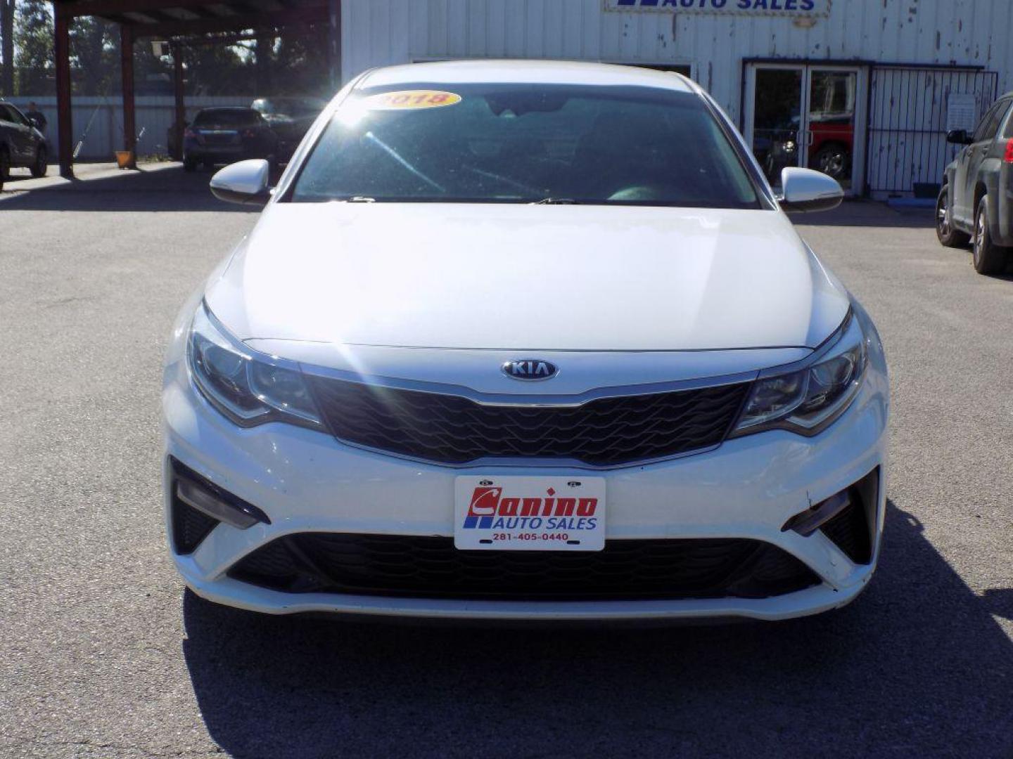 2019 WHITE KIA OPTIMA LX (5XXGT4L3XKG) with an 2.4L engine, Automatic transmission, located at 830 E. Canino Rd., Houston, TX, 77037, (281) 405-0440, 38.358219, -81.729942 - Photo#2