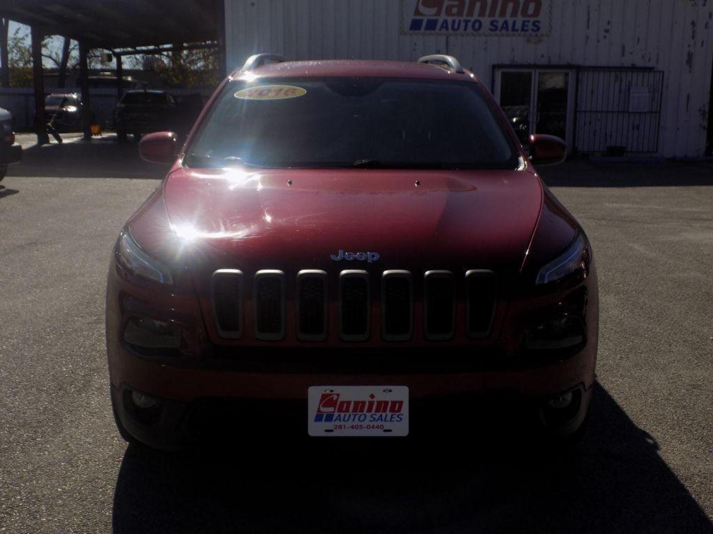 2016 RED JEEP CHEROKEE LATITUDE (1C4PJLCB9GW) with an 2.4L engine, Automatic transmission, located at 830 E. Canino Rd., Houston, TX, 77037, (281) 405-0440, 38.358219, -81.729942 - Photo#0