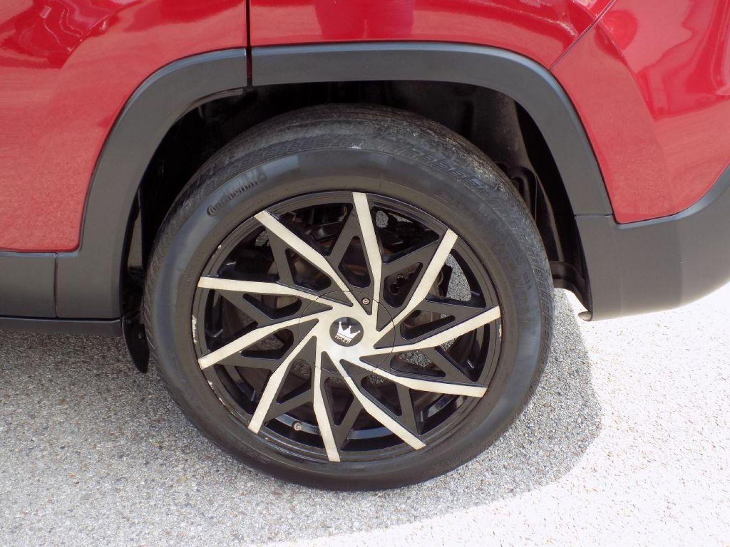 2016 RED JEEP CHEROKEE LATITUDE (1C4PJLCB9GW) with an 2.4L engine, Automatic transmission, located at 830 E. Canino Rd., Houston, TX, 77037, (281) 405-0440, 38.358219, -81.729942 - Photo#25