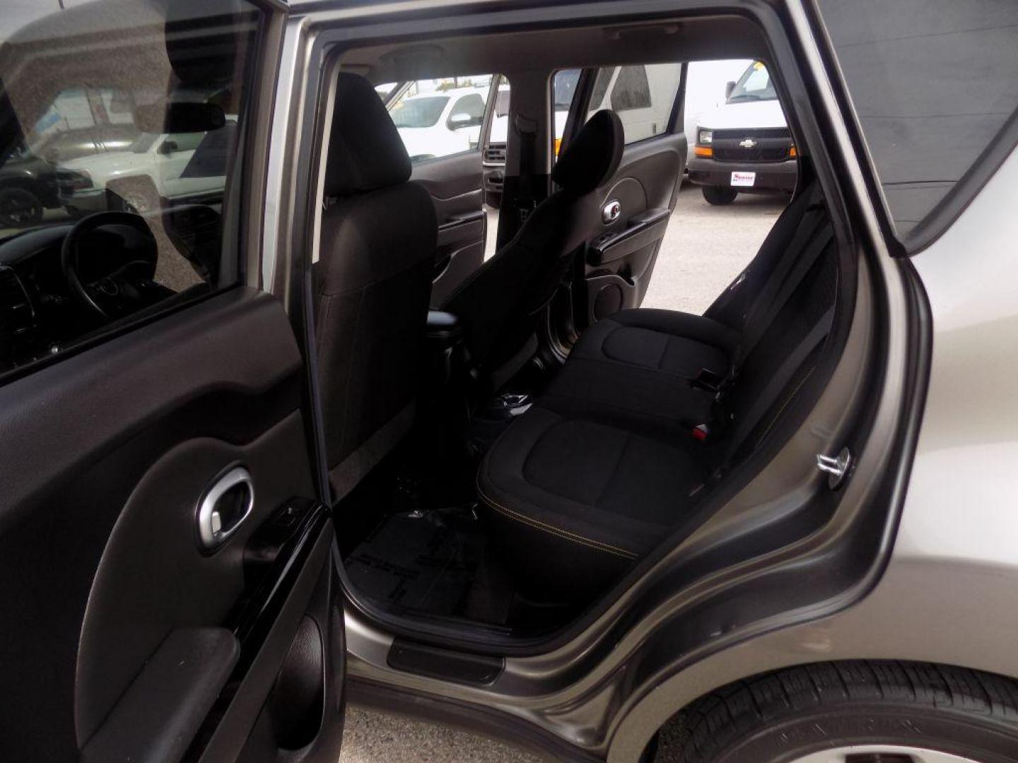 2016 GRAY KIA SOUL + (KNDJP3A56G7) with an 2.0L engine, Automatic transmission, located at 830 E. Canino Rd., Houston, TX, 77037, (281) 405-0440, 38.358219, -81.729942 - Photo#11