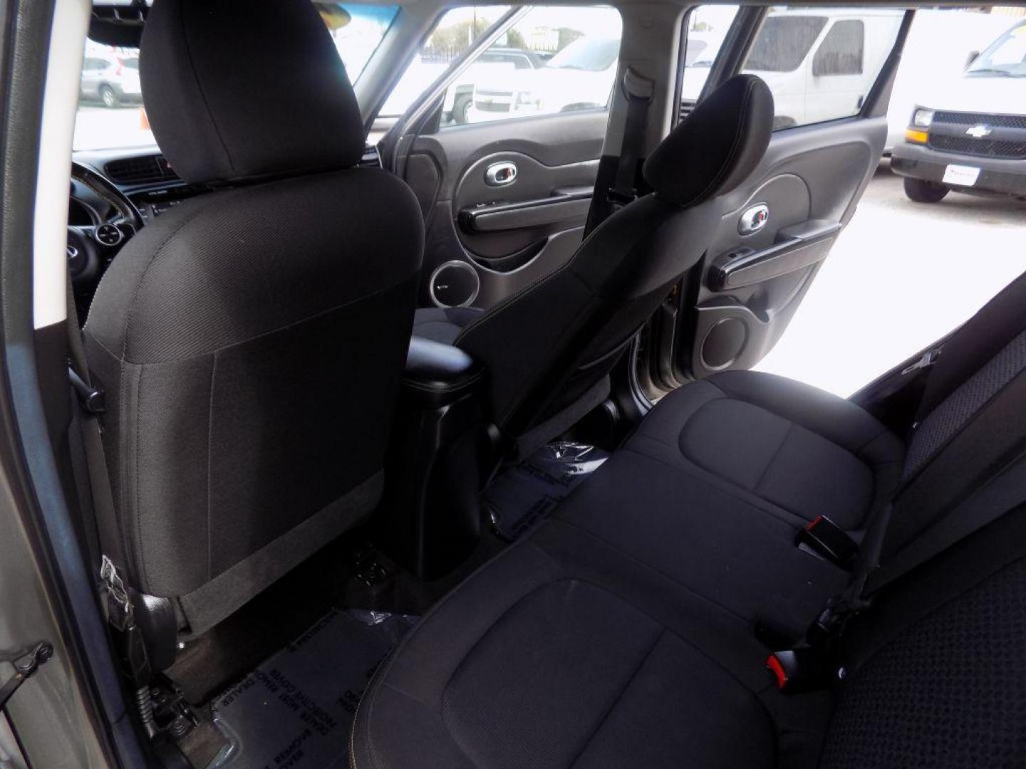 2016 GRAY KIA SOUL + (KNDJP3A56G7) with an 2.0L engine, Automatic transmission, located at 830 E. Canino Rd., Houston, TX, 77037, (281) 405-0440, 38.358219, -81.729942 - Photo#12