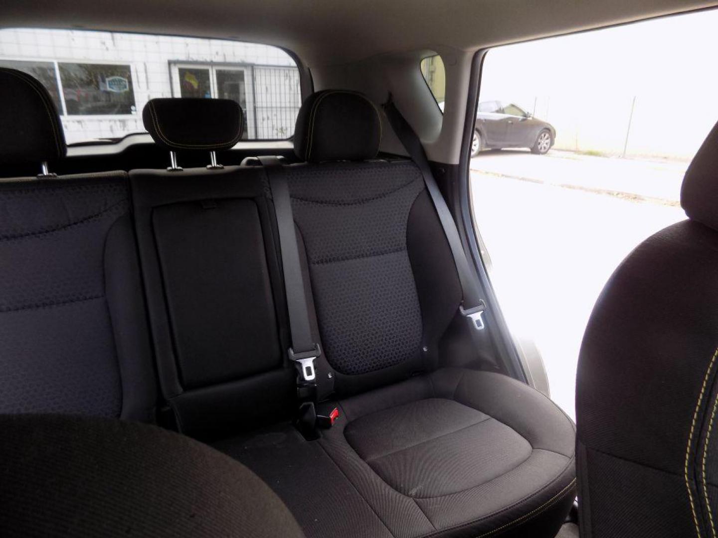 2016 GRAY KIA SOUL + (KNDJP3A56G7) with an 2.0L engine, Automatic transmission, located at 830 E. Canino Rd., Houston, TX, 77037, (281) 405-0440, 38.358219, -81.729942 - Photo#17