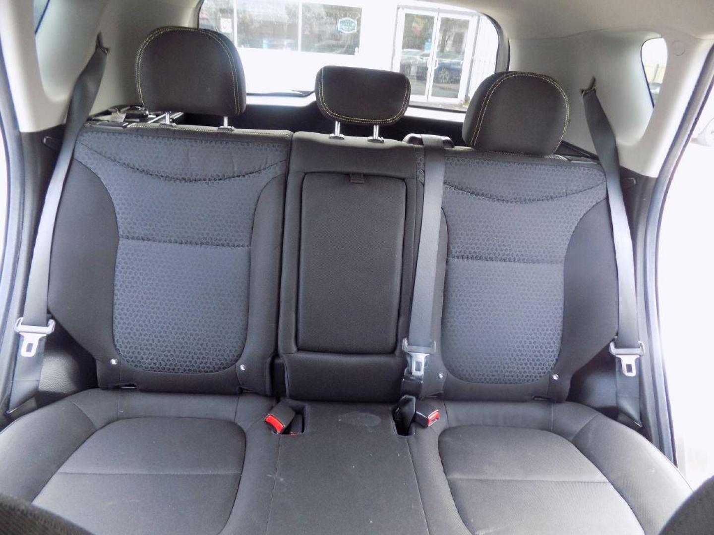 2016 GRAY KIA SOUL + (KNDJP3A56G7) with an 2.0L engine, Automatic transmission, located at 830 E. Canino Rd., Houston, TX, 77037, (281) 405-0440, 38.358219, -81.729942 - Photo#18