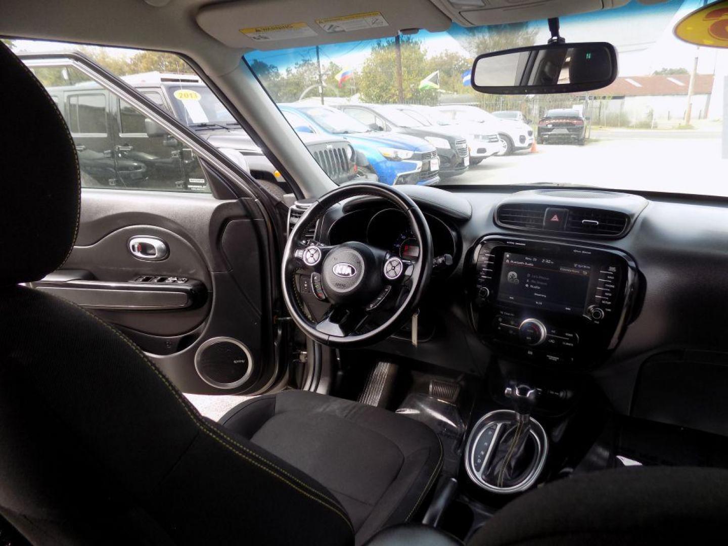 2016 GRAY KIA SOUL + (KNDJP3A56G7) with an 2.0L engine, Automatic transmission, located at 830 E. Canino Rd., Houston, TX, 77037, (281) 405-0440, 38.358219, -81.729942 - Photo#22