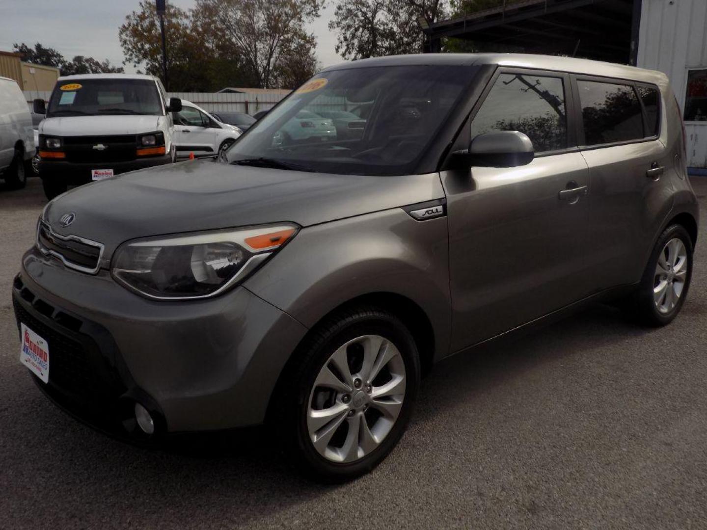 2016 GRAY KIA SOUL + (KNDJP3A56G7) with an 2.0L engine, Automatic transmission, located at 830 E. Canino Rd., Houston, TX, 77037, (281) 405-0440, 38.358219, -81.729942 - Photo#7