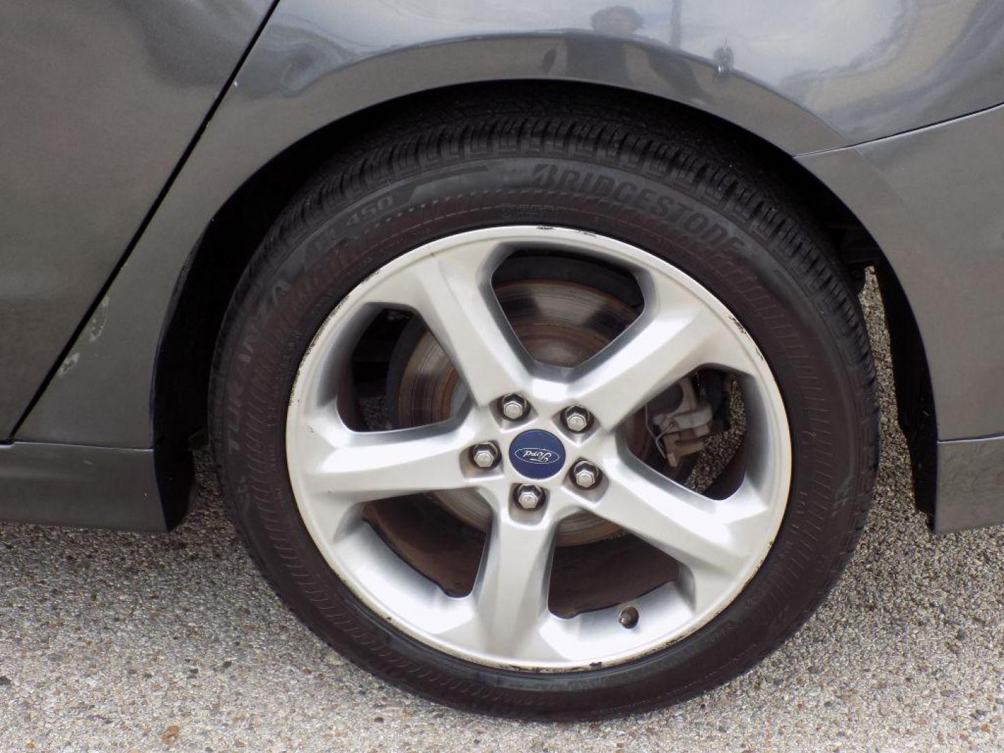 2016 GRAY FORD FUSION SE (3FA6P0H96GR) with an 2.0L engine, Automatic transmission, located at 830 E. Canino Rd., Houston, TX, 77037, (281) 405-0440, 38.358219, -81.729942 - Photo#25