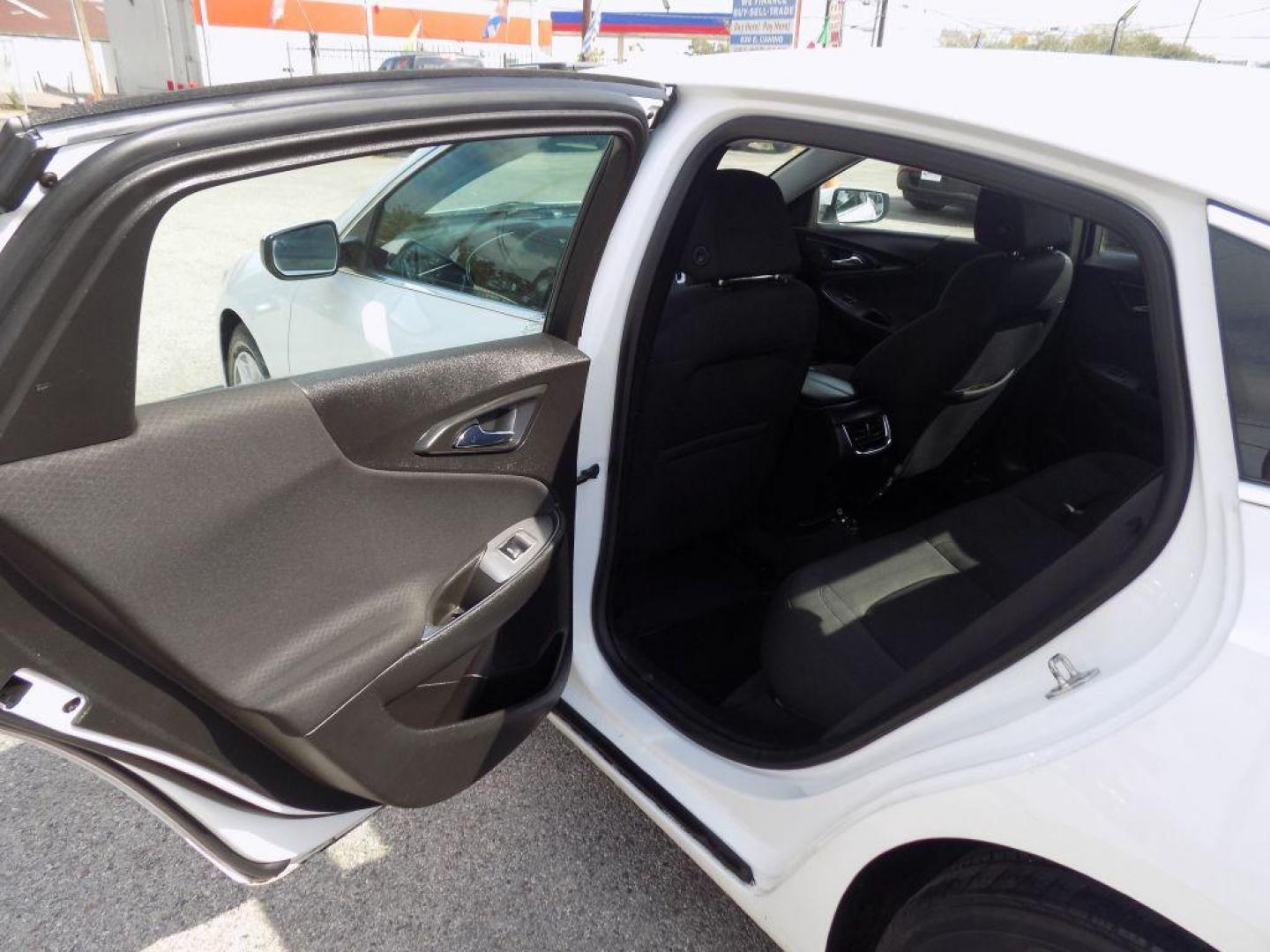 2020 WHITE CHEVROLET MALIBU LT (1G1ZD5ST9LF) with an 1.5L engine, Continuously Variable transmission, located at 830 E. Canino Rd., Houston, TX, 77037, (281) 405-0440, 38.358219, -81.729942 - Photo#12