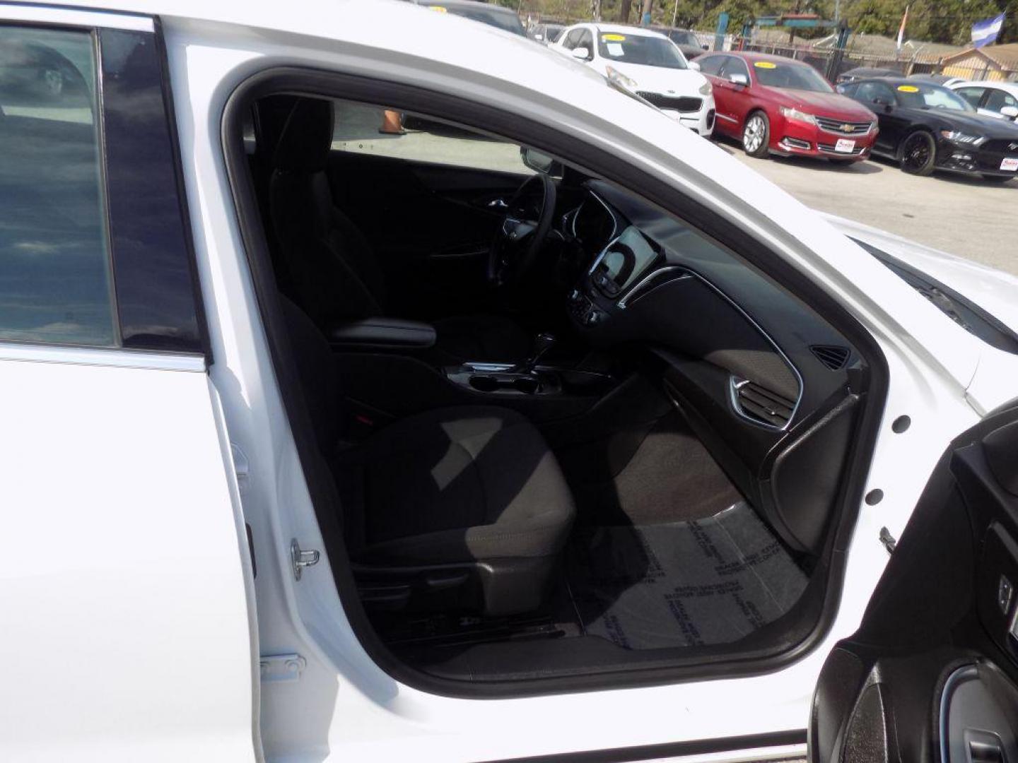 2020 WHITE CHEVROLET MALIBU LT (1G1ZD5ST9LF) with an 1.5L engine, Continuously Variable transmission, located at 830 E. Canino Rd., Houston, TX, 77037, (281) 405-0440, 38.358219, -81.729942 - Photo#15