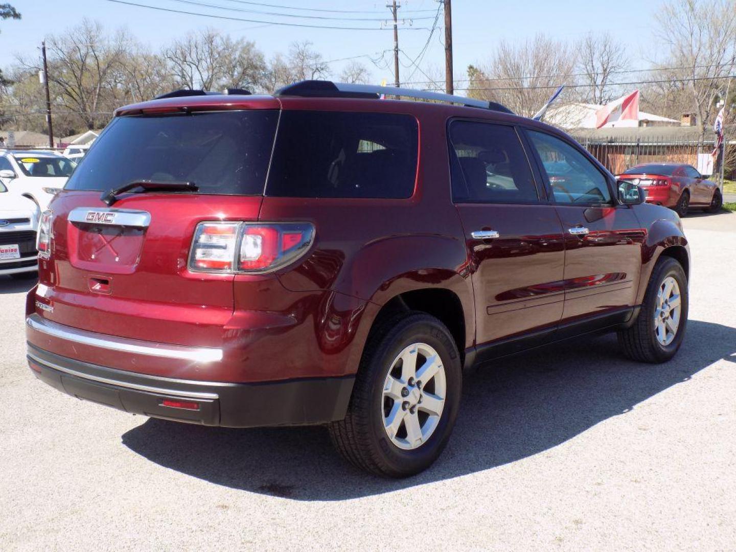 2016 RED GMC ACADIA SLE (1GKKRNED1GJ) with an 3.6L engine, Automatic transmission, located at 830 E. Canino Rd., Houston, TX, 77037, (281) 405-0440, 38.358219, -81.729942 - Photo#18