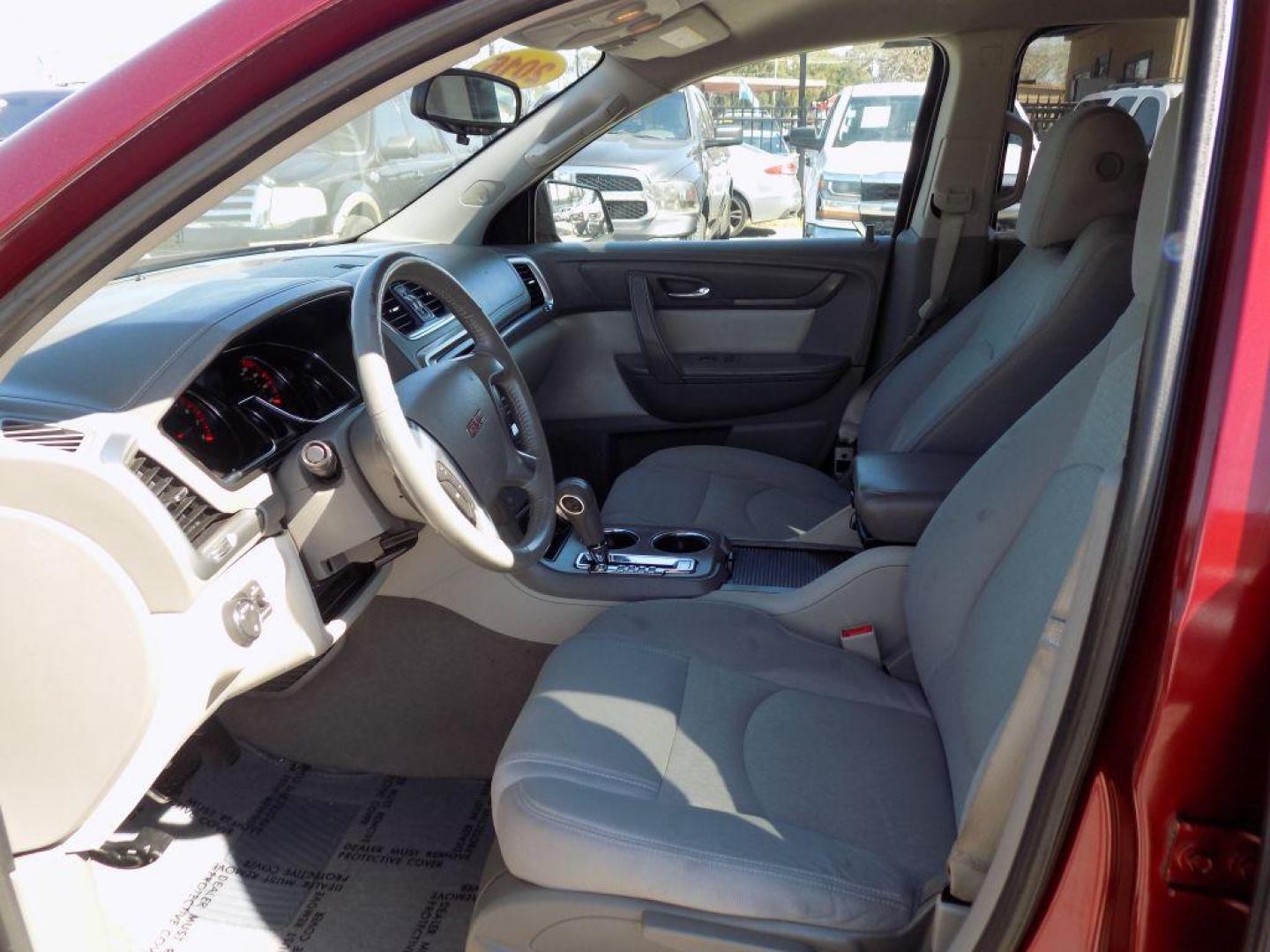 2016 RED GMC ACADIA SLE (1GKKRNED1GJ) with an 3.6L engine, Automatic transmission, located at 830 E. Canino Rd., Houston, TX, 77037, (281) 405-0440, 38.358219, -81.729942 - Photo#7