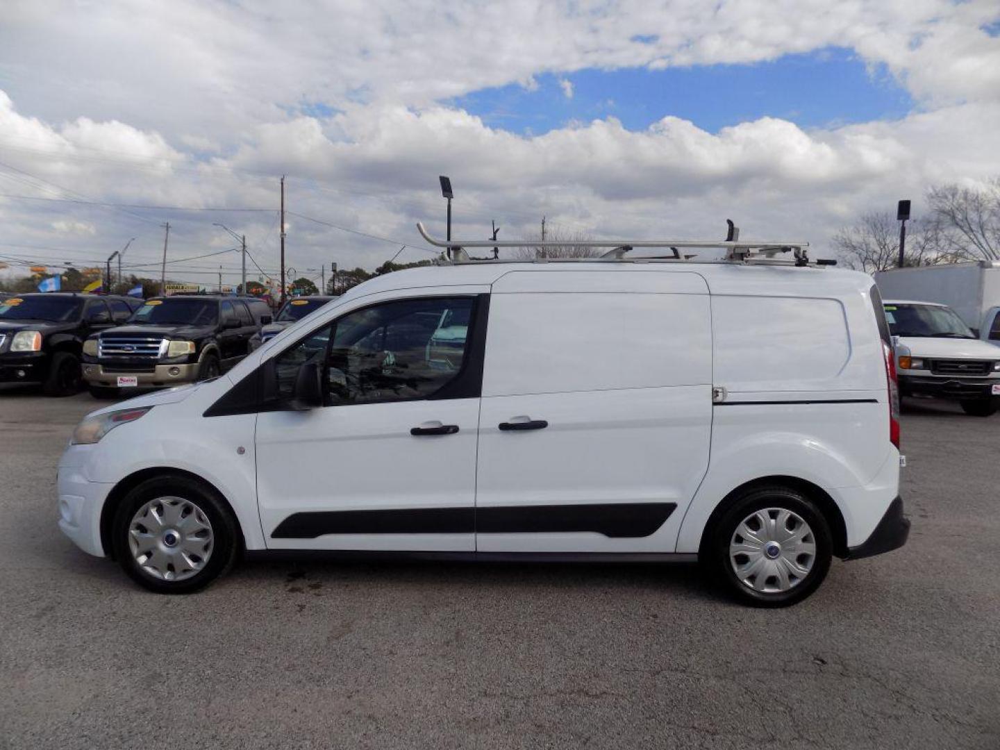 2016 WHITE FORD TRANSIT CONNECT XLT (NM0LS7F73G1) with an 2.5L engine, Automatic transmission, located at 830 E. Canino Rd., Houston, TX, 77037, (281) 405-0440, 38.358219, -81.729942 - Photo#23