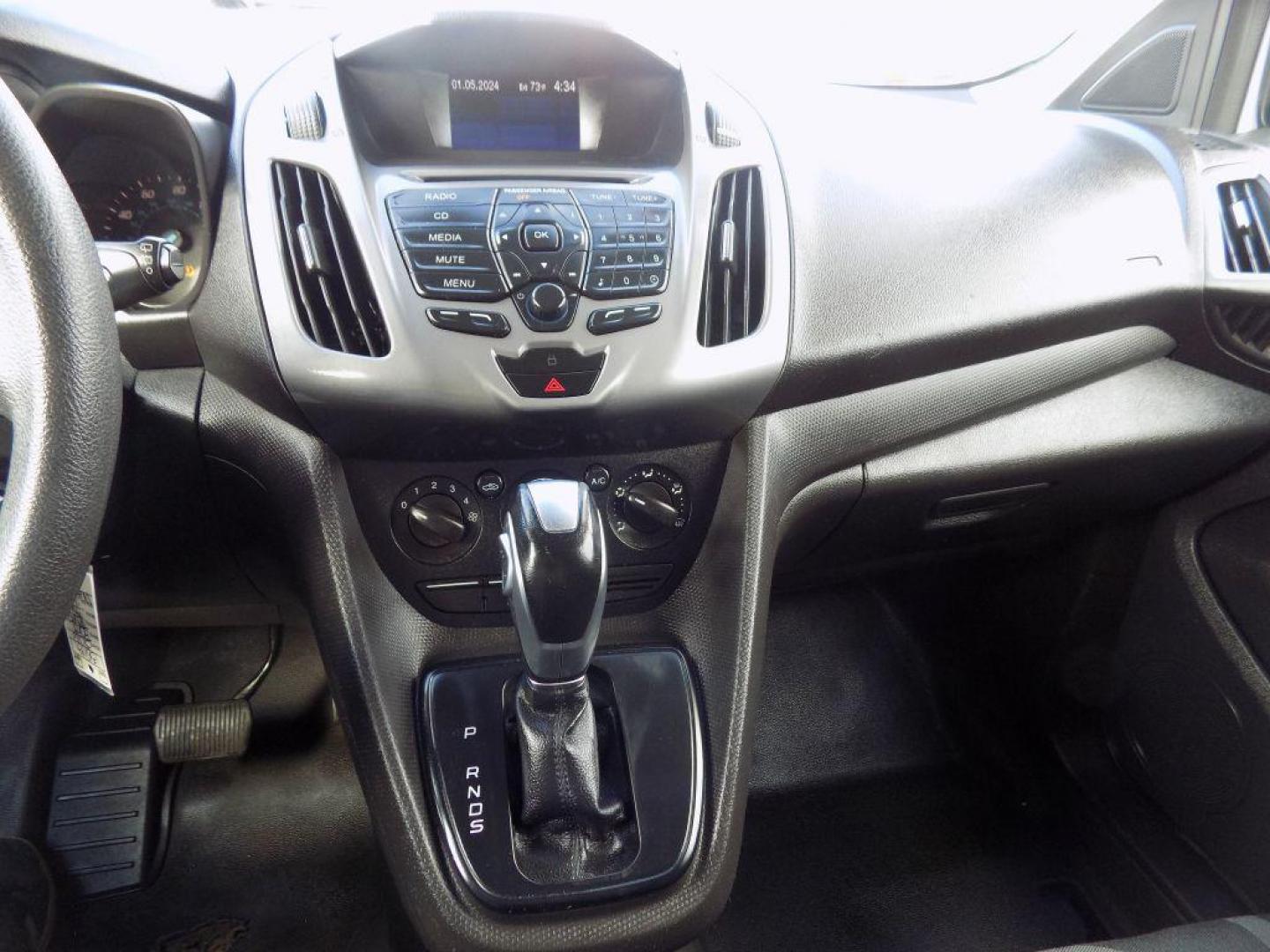2016 WHITE FORD TRANSIT CONNECT XLT (NM0LS7F73G1) with an 2.5L engine, Automatic transmission, located at 830 E. Canino Rd., Houston, TX, 77037, (281) 405-0440, 38.358219, -81.729942 - Photo#29
