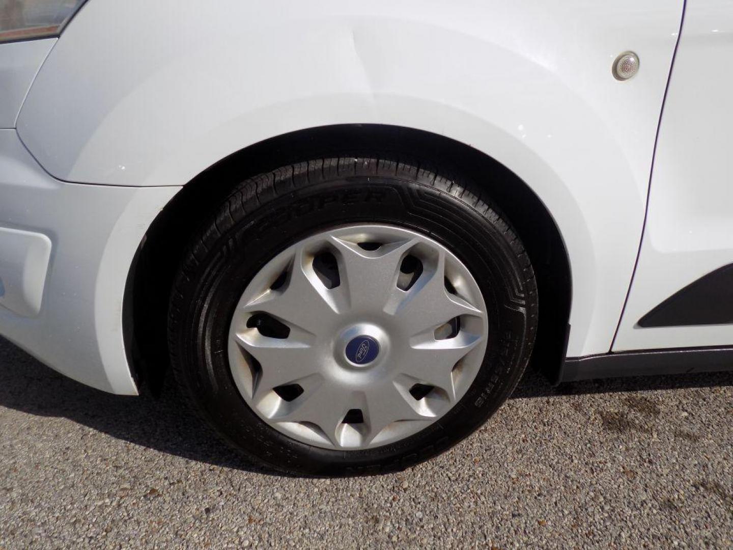 2016 WHITE FORD TRANSIT CONNECT XLT (NM0LS7F73G1) with an 2.5L engine, Automatic transmission, located at 830 E. Canino Rd., Houston, TX, 77037, (281) 405-0440, 38.358219, -81.729942 - Photo#6