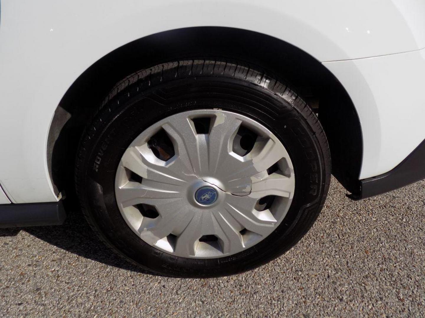 2016 WHITE FORD TRANSIT CONNECT XLT (NM0LS7F73G1) with an 2.5L engine, Automatic transmission, located at 830 E. Canino Rd., Houston, TX, 77037, (281) 405-0440, 38.358219, -81.729942 - Photo#7