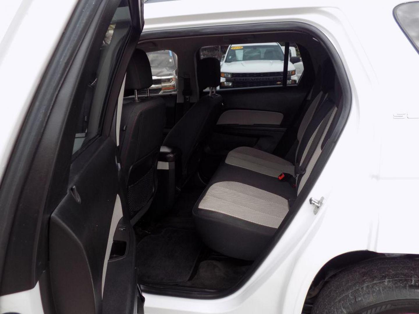 2017 WHITE GMC TERRAIN SLE (2GKALNEK9H6) with an 2.4L engine, Automatic transmission, located at 830 E. Canino Rd., Houston, TX, 77037, (281) 405-0440, 38.358219, -81.729942 - Photo#10
