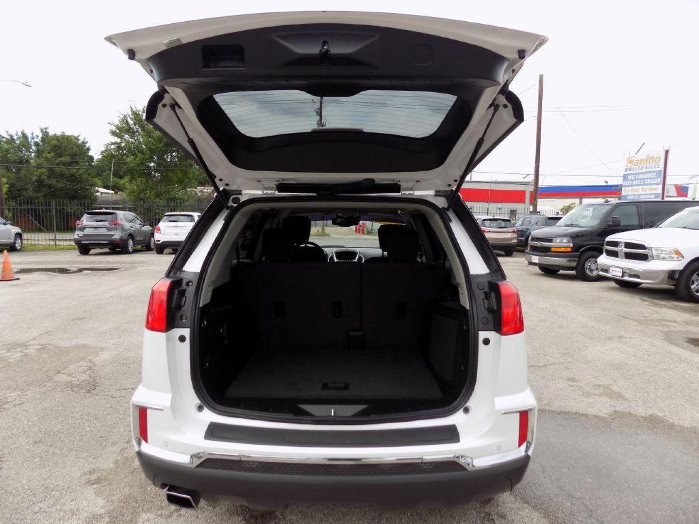 2017 WHITE GMC TERRAIN SLE (2GKALNEK9H6) with an 2.4L engine, Automatic transmission, located at 830 E. Canino Rd., Houston, TX, 77037, (281) 405-0440, 38.358219, -81.729942 - Photo#12