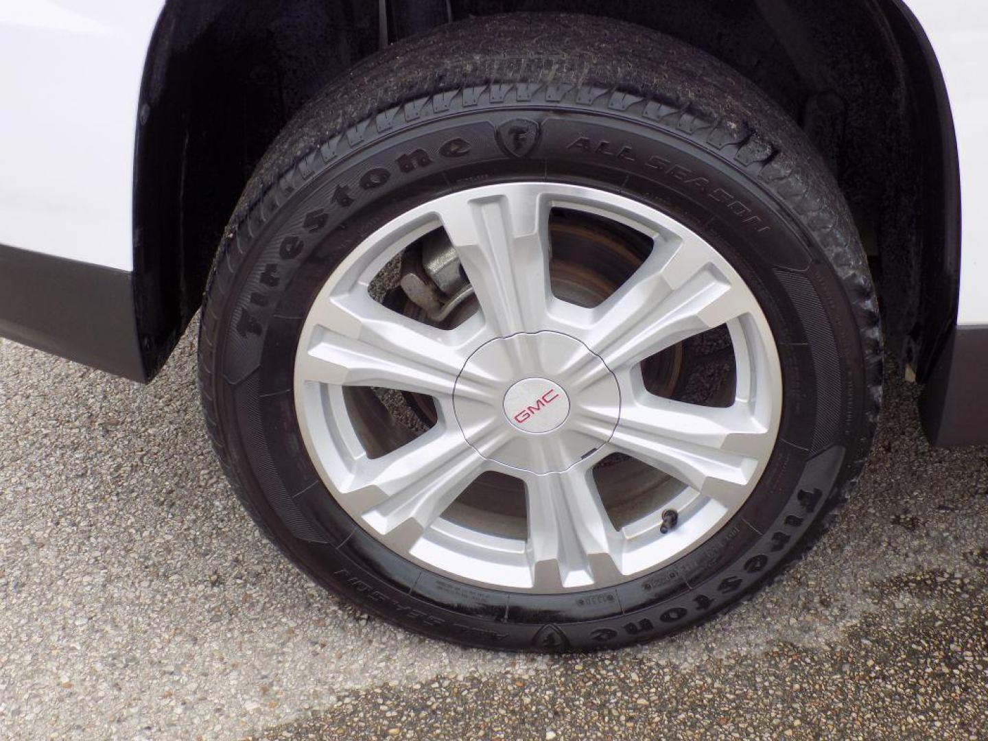 2017 WHITE GMC TERRAIN SLE (2GKALNEK9H6) with an 2.4L engine, Automatic transmission, located at 830 E. Canino Rd., Houston, TX, 77037, (281) 405-0440, 38.358219, -81.729942 - Photo#17