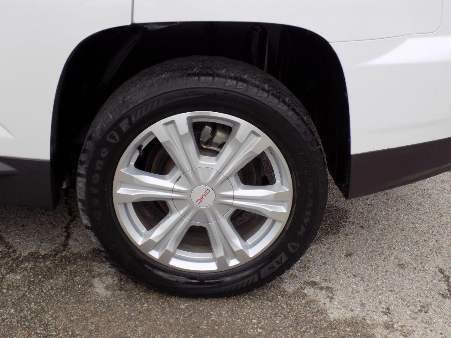 2017 WHITE GMC TERRAIN SLE (2GKALNEK9H6) with an 2.4L engine, Automatic transmission, located at 830 E. Canino Rd., Houston, TX, 77037, (281) 405-0440, 38.358219, -81.729942 - Photo#20