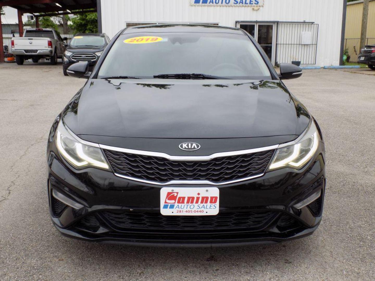 2019 BLACK KIA OPTIMA LX (5XXGT4L38KG) with an 2.4L engine, Automatic transmission, located at 830 E. Canino Rd., Houston, TX, 77037, (281) 405-0440, 38.358219, -81.729942 - Photo#0
