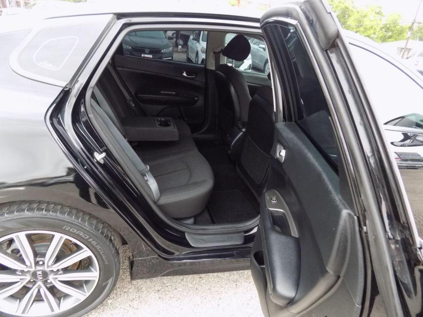 2019 BLACK KIA OPTIMA LX (5XXGT4L38KG) with an 2.4L engine, Automatic transmission, located at 830 E. Canino Rd., Houston, TX, 77037, (281) 405-0440, 38.358219, -81.729942 - Photo#11