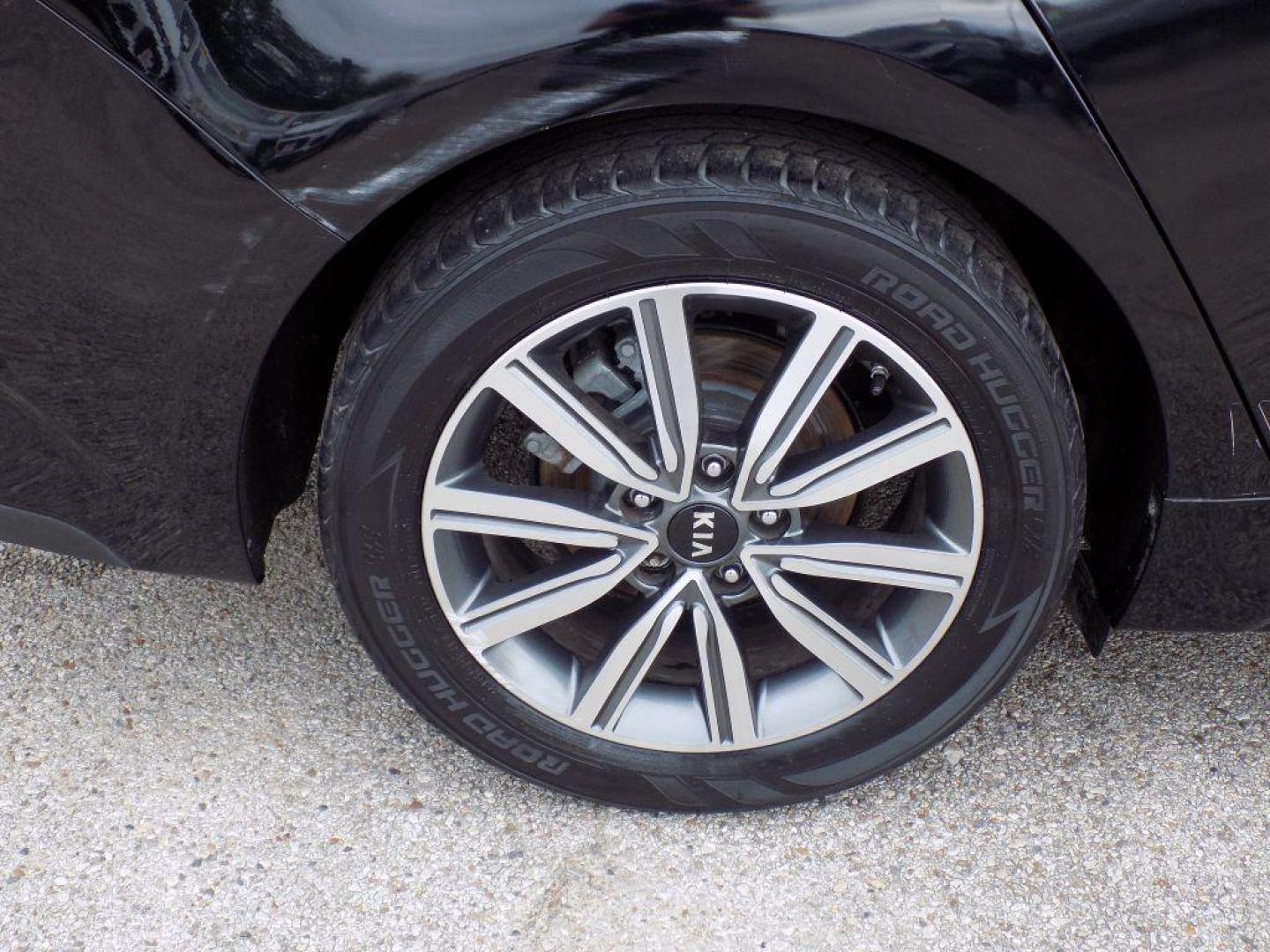 2019 BLACK KIA OPTIMA LX (5XXGT4L38KG) with an 2.4L engine, Automatic transmission, located at 830 E. Canino Rd., Houston, TX, 77037, (281) 405-0440, 38.358219, -81.729942 - Photo#16