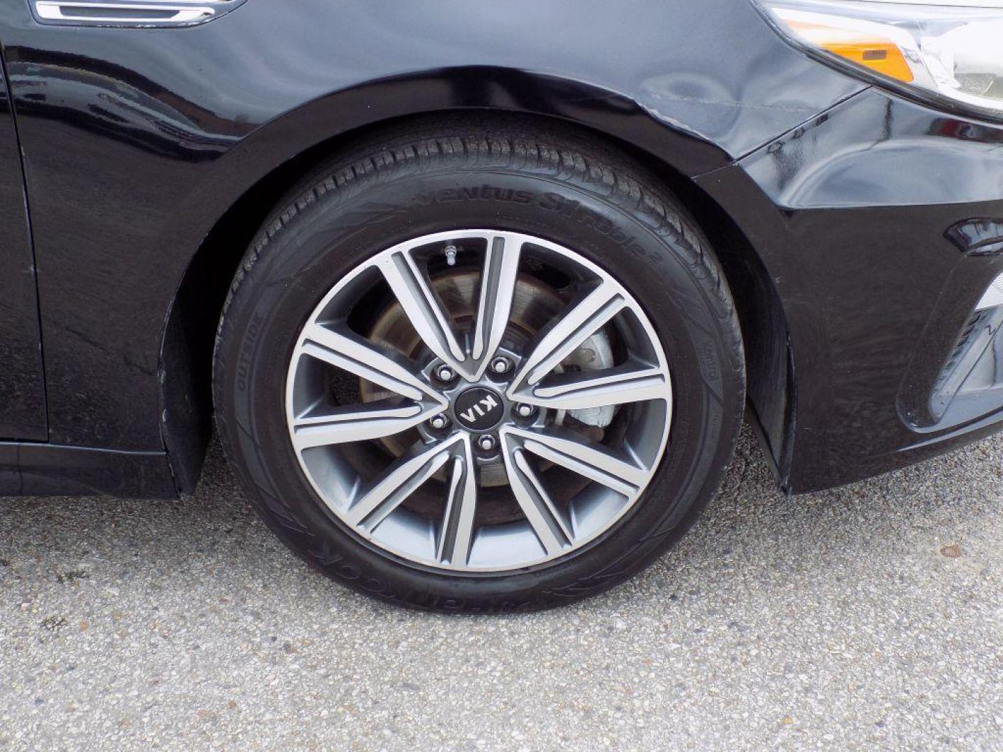 2019 BLACK KIA OPTIMA LX (5XXGT4L38KG) with an 2.4L engine, Automatic transmission, located at 830 E. Canino Rd., Houston, TX, 77037, (281) 405-0440, 38.358219, -81.729942 - Photo#17