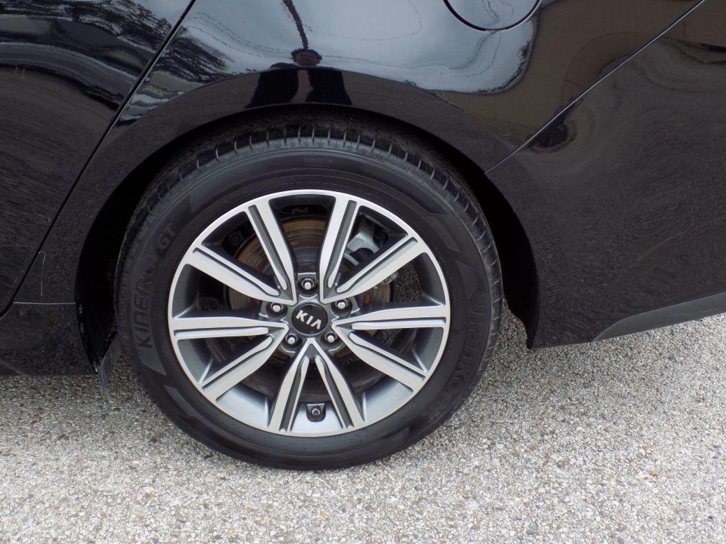 2019 BLACK KIA OPTIMA LX (5XXGT4L38KG) with an 2.4L engine, Automatic transmission, located at 830 E. Canino Rd., Houston, TX, 77037, (281) 405-0440, 38.358219, -81.729942 - Photo#19