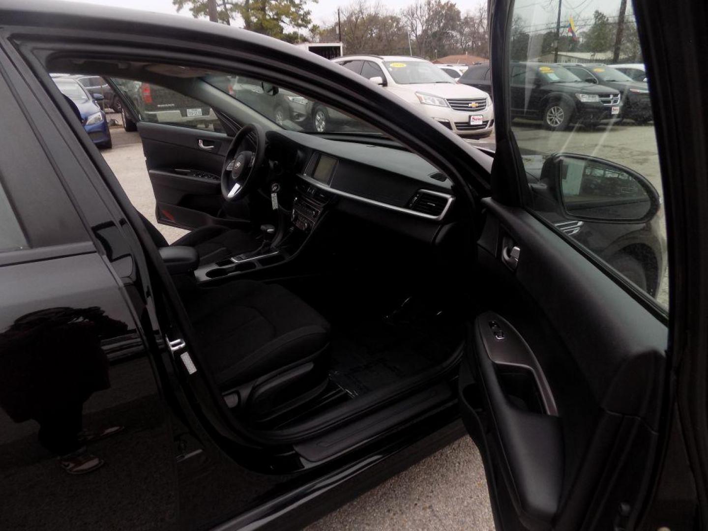 2019 BLACK KIA OPTIMA LX (5XXGT4L38KG) with an 2.4L engine, Automatic transmission, located at 830 E. Canino Rd., Houston, TX, 77037, (281) 405-0440, 38.358219, -81.729942 - Photo#12
